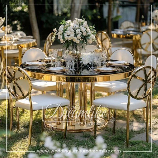 Modern Elegance – Black Mirrored Glass Dining Table with a Golden Touch