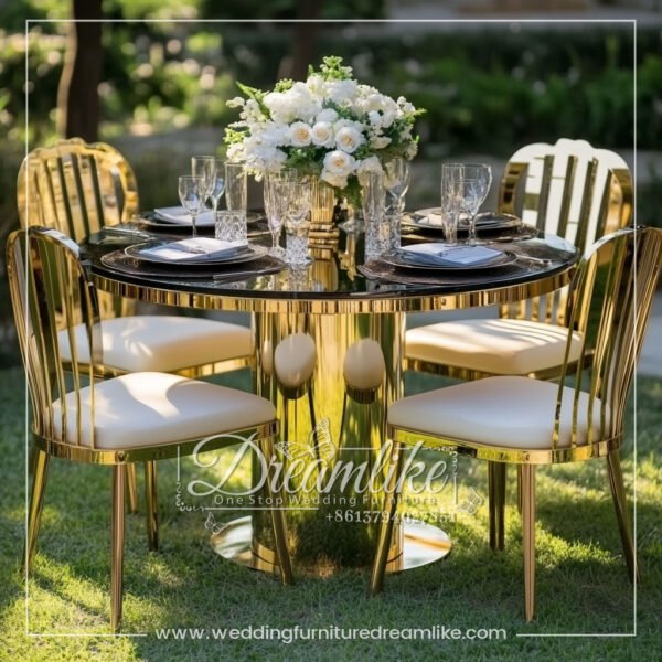 Premium Round Wedding Table with a Glamorous Black and Gold Finish