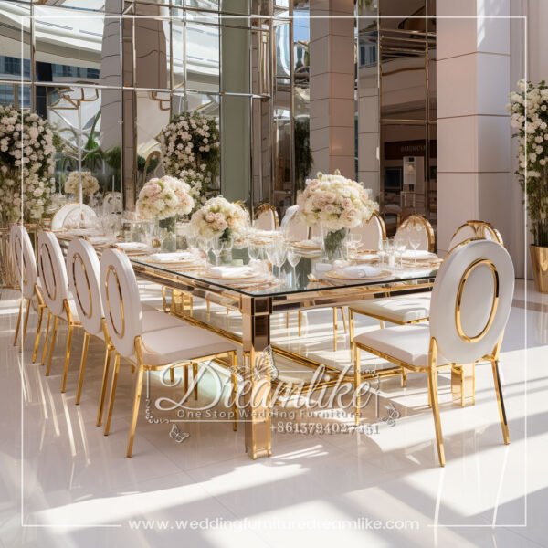 Crystal-Embellished Wedding Banquet Table