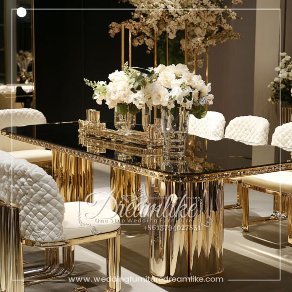 Modern Luxury Gold Trim Wedding Banquet Table